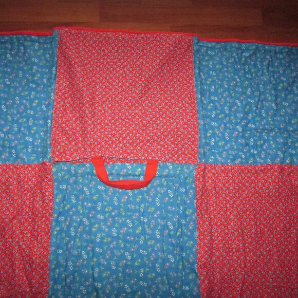Handmade Patchwork Pocketed w/Handle Play Quilt – Vintage Cotton - Picture 8 of 12